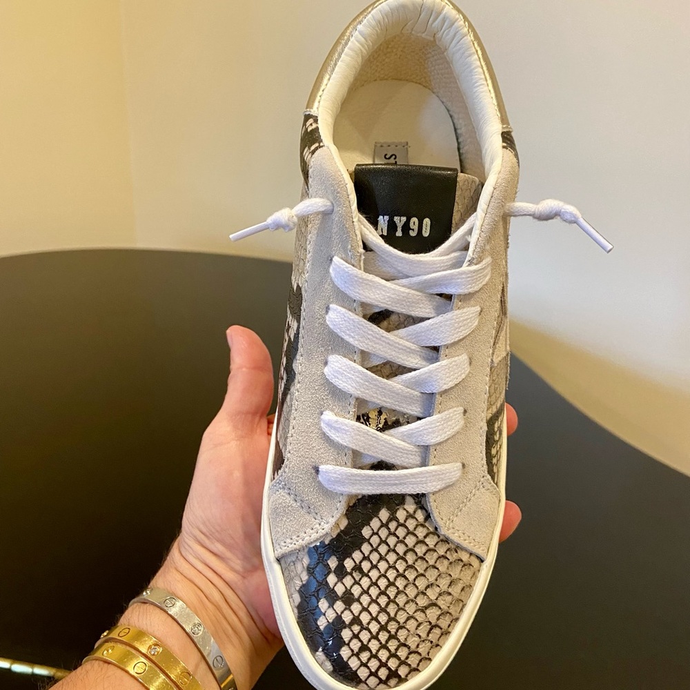 Steve Madden Luxury Authentic Minimalist RARE Animal Print Starling Sneaker - Picture 14 of 17